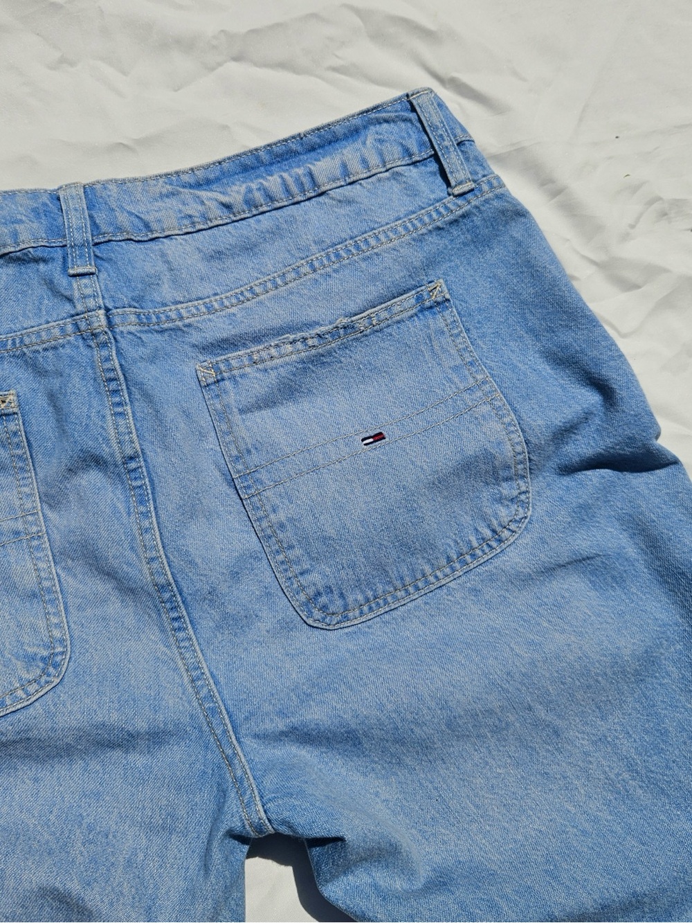 Tommy Hilfiger Women's Light Blue Denim Jeans with Embroidery Leg - Picture 8 of 16
